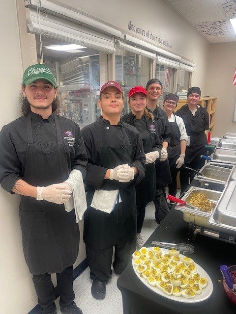 Culinary Students Staff Thanksgiving Feast